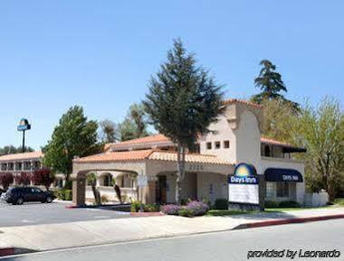 Hotel Days By Wyndham Casino/outlet Mall